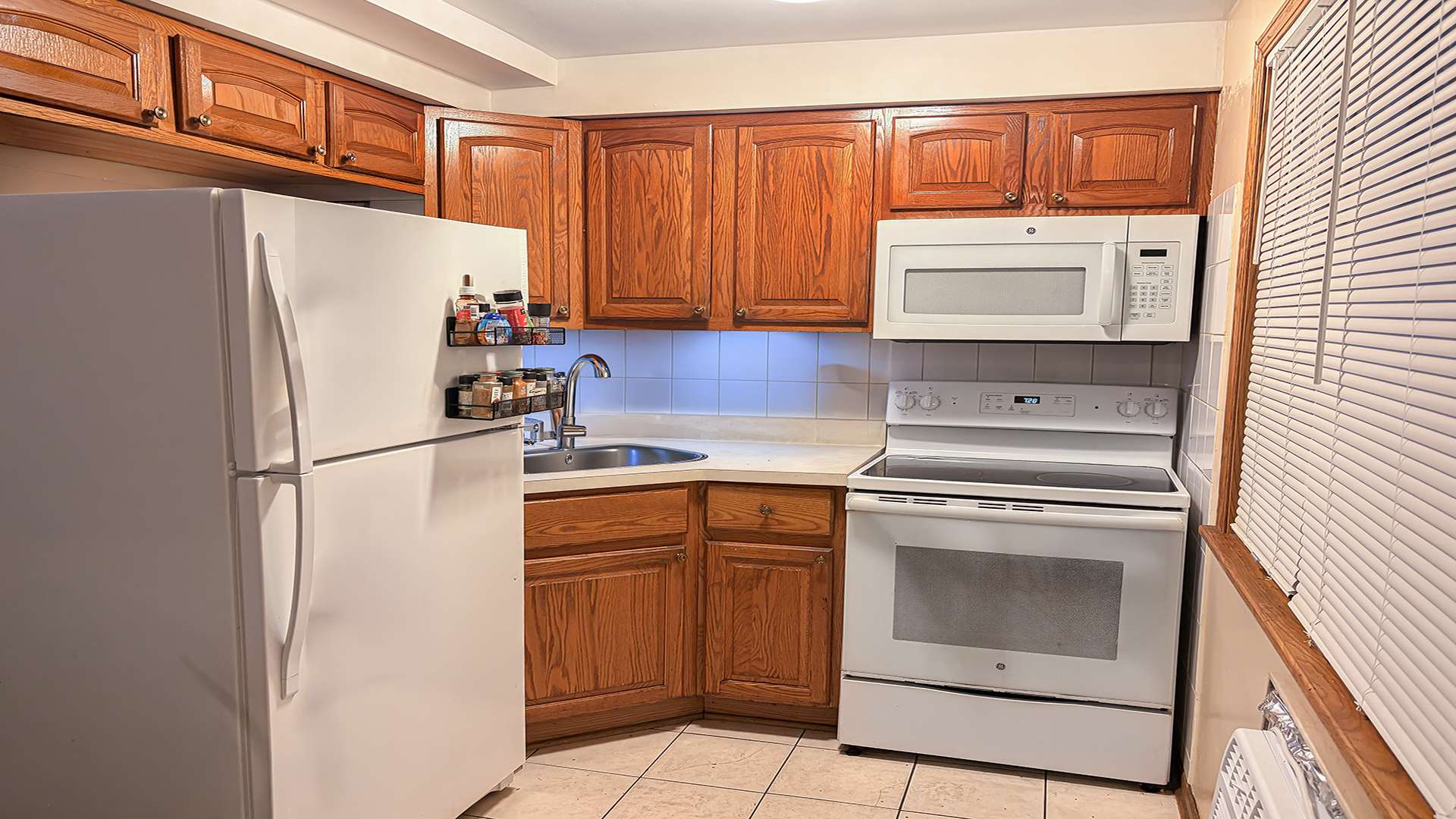 2330 N Harlem AVE #1E, Elmwood Park, IL 60707