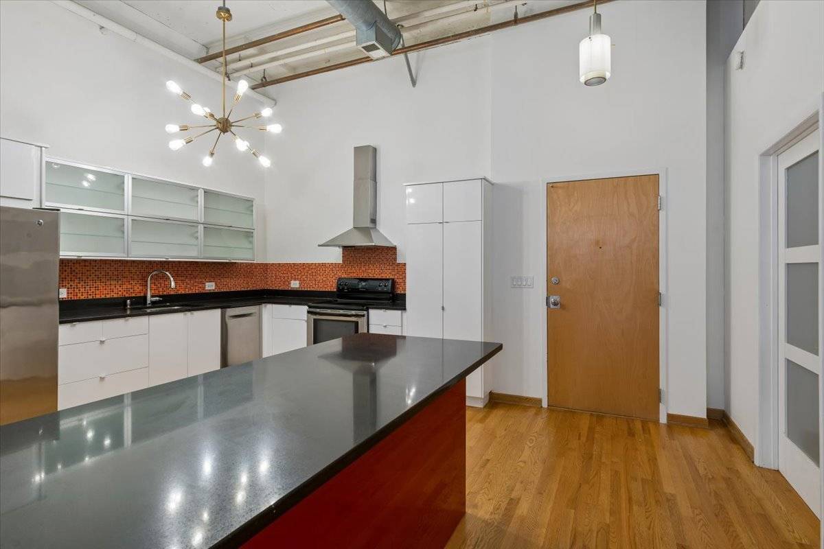 1800 W Roscoe ST #521, Chicago, IL 60657