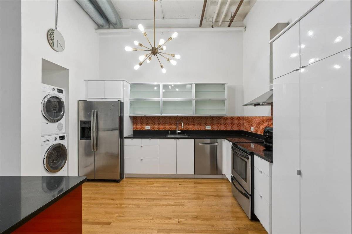 1800 W Roscoe ST #521, Chicago, IL 60657