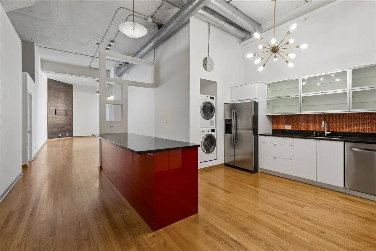 1800 W Roscoe ST #521, Chicago, IL 60657