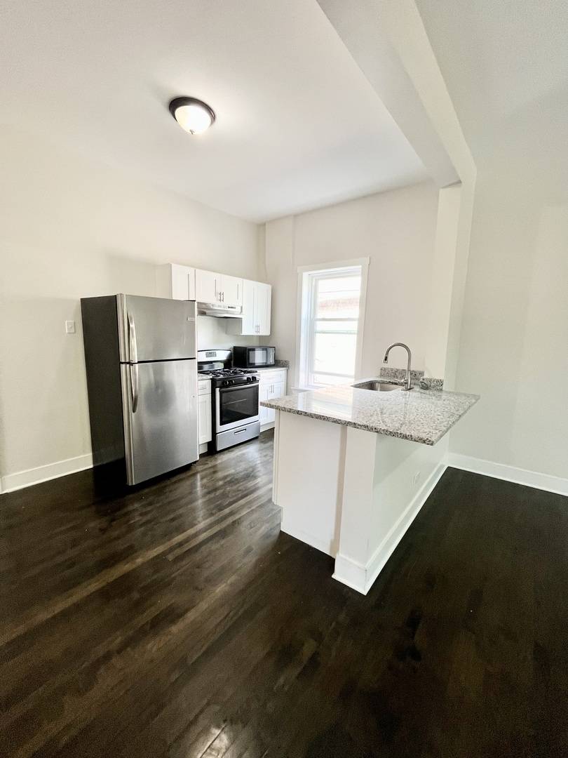 4302 S Fairfield AVE #4, Chicago, IL 60632