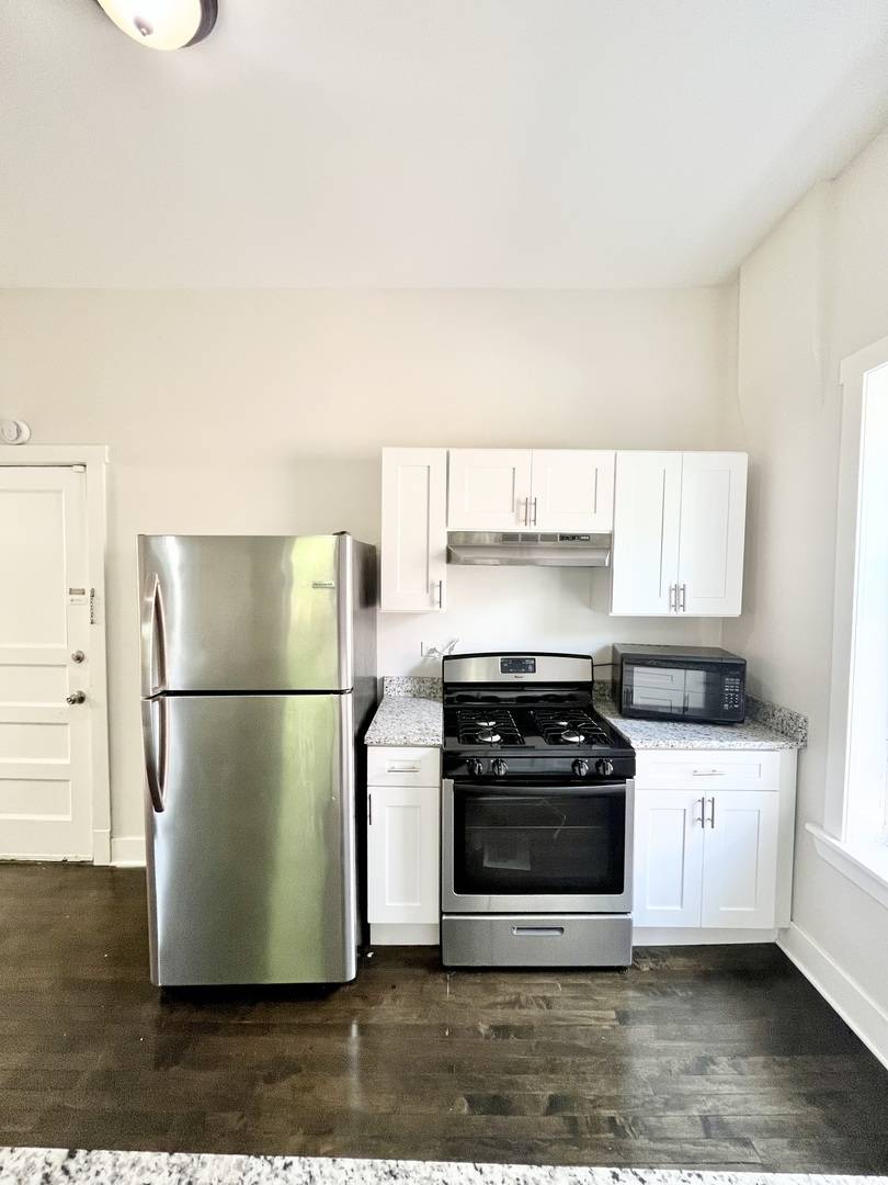 4302 S Fairfield AVE #4, Chicago, IL 60632