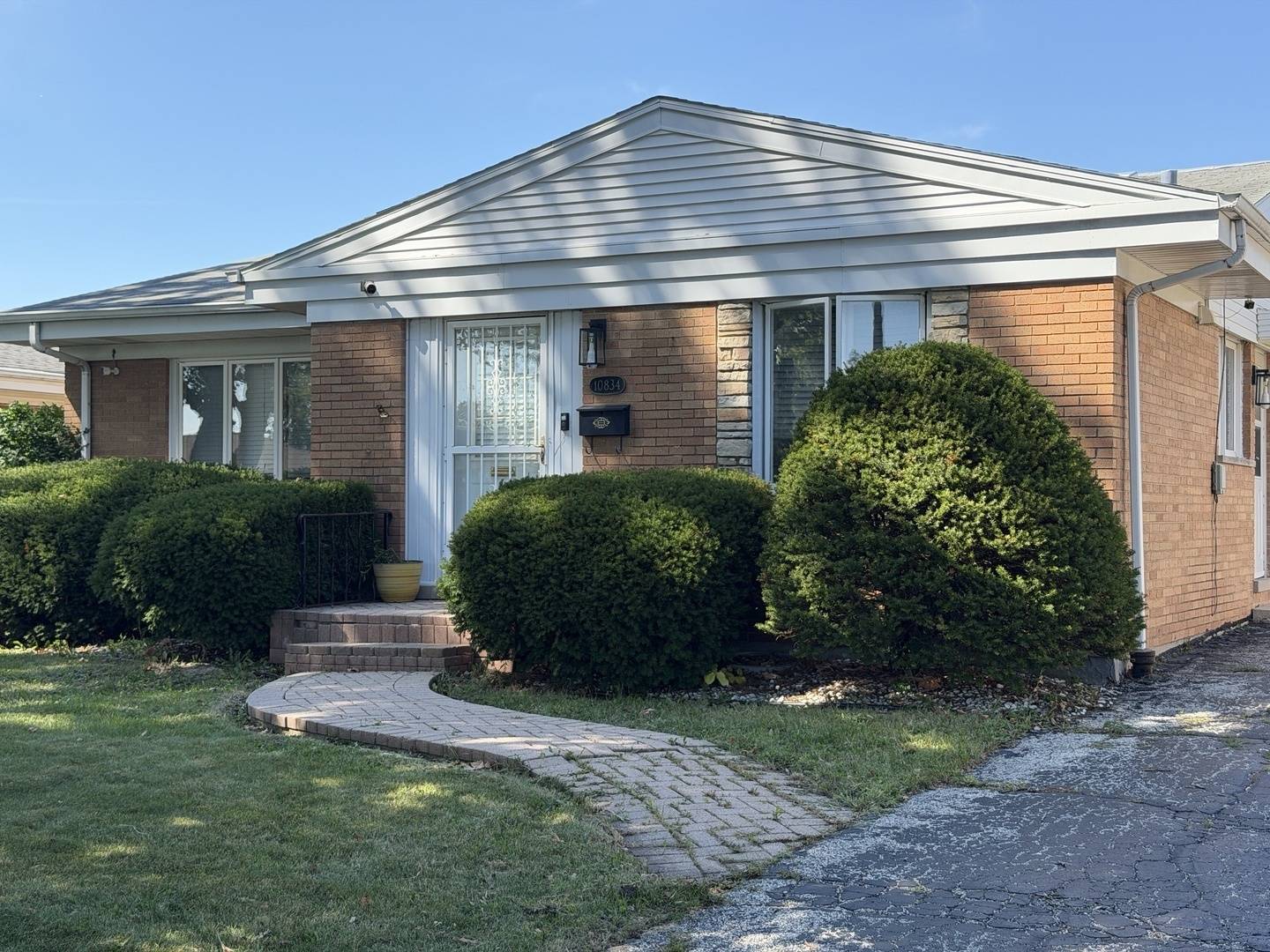 10834 Hastings ST, Westchester, IL 60154
