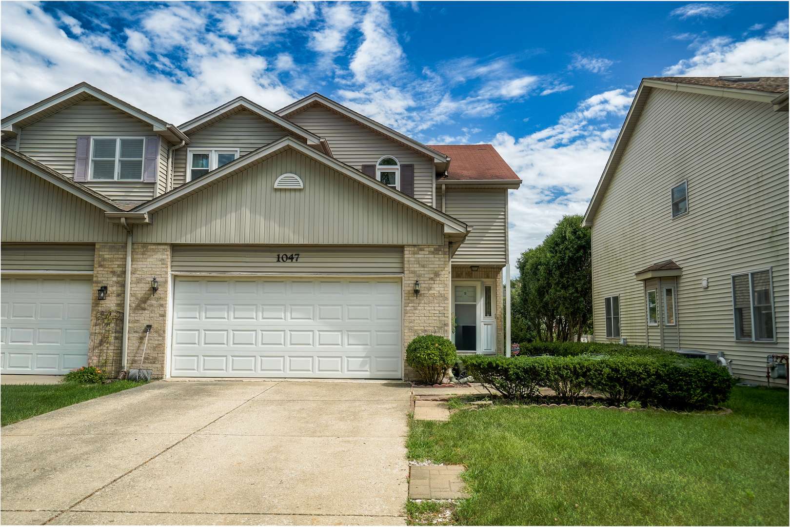 1047 Beninford LN #-, Westmont, IL 60559
