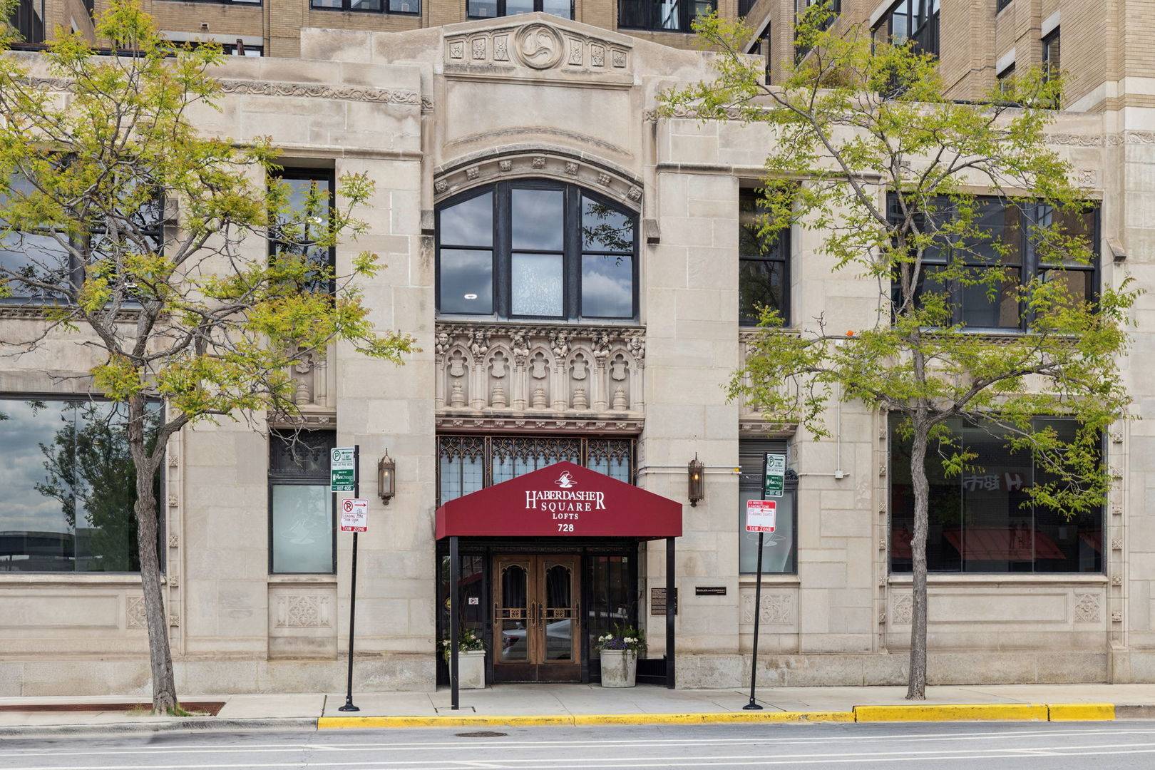728 W Jackson BLVD #302, Chicago, IL 60661