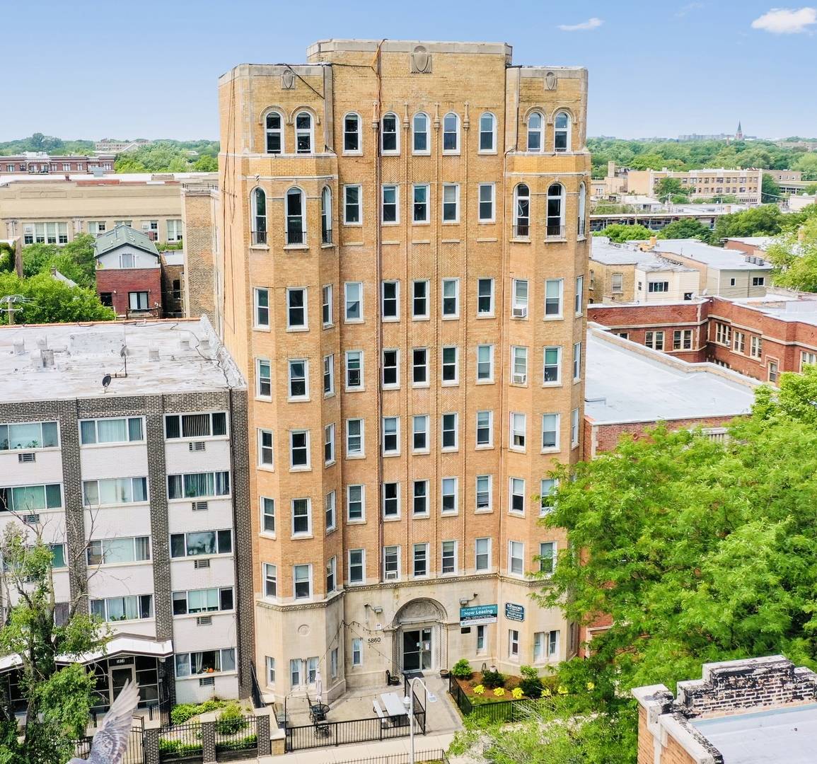 5860 N Kenmore AVE #206, Chicago, IL 60660