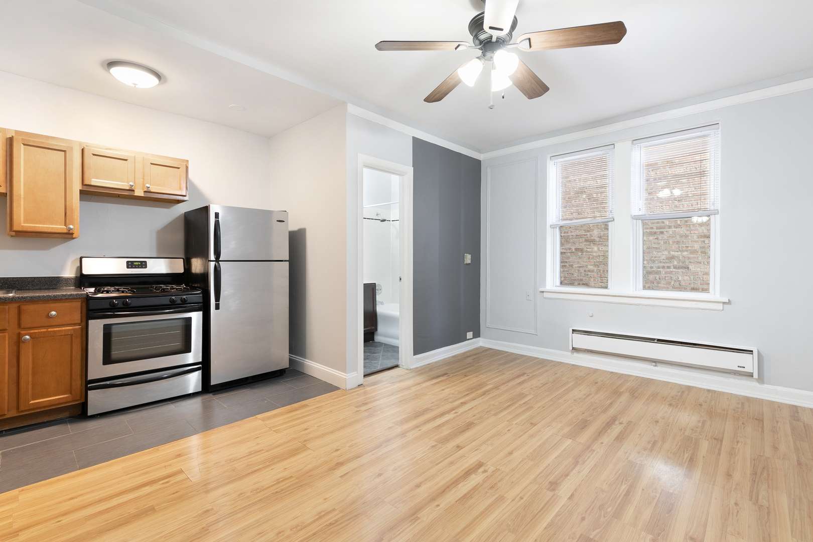 5860 N Kenmore AVE #206, Chicago, IL 60660