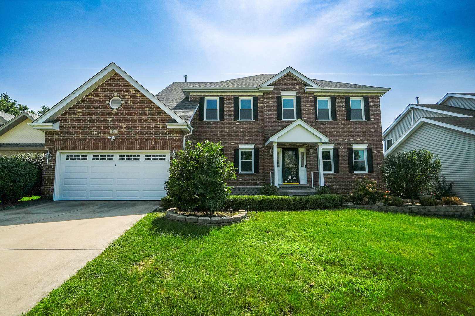 17 Chapel Hill CT, Westmont, IL 60559