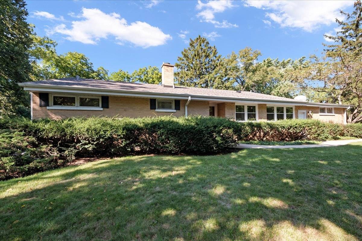 100 Green Bay RD, Highland Park, IL 60035