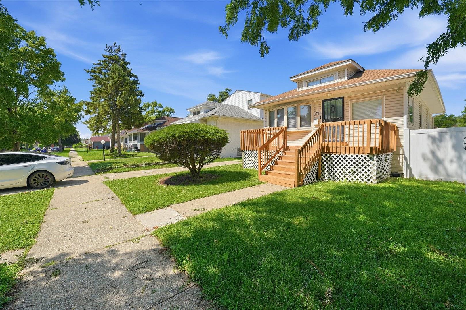 1426 S 18th AVE, Maywood, IL 60153