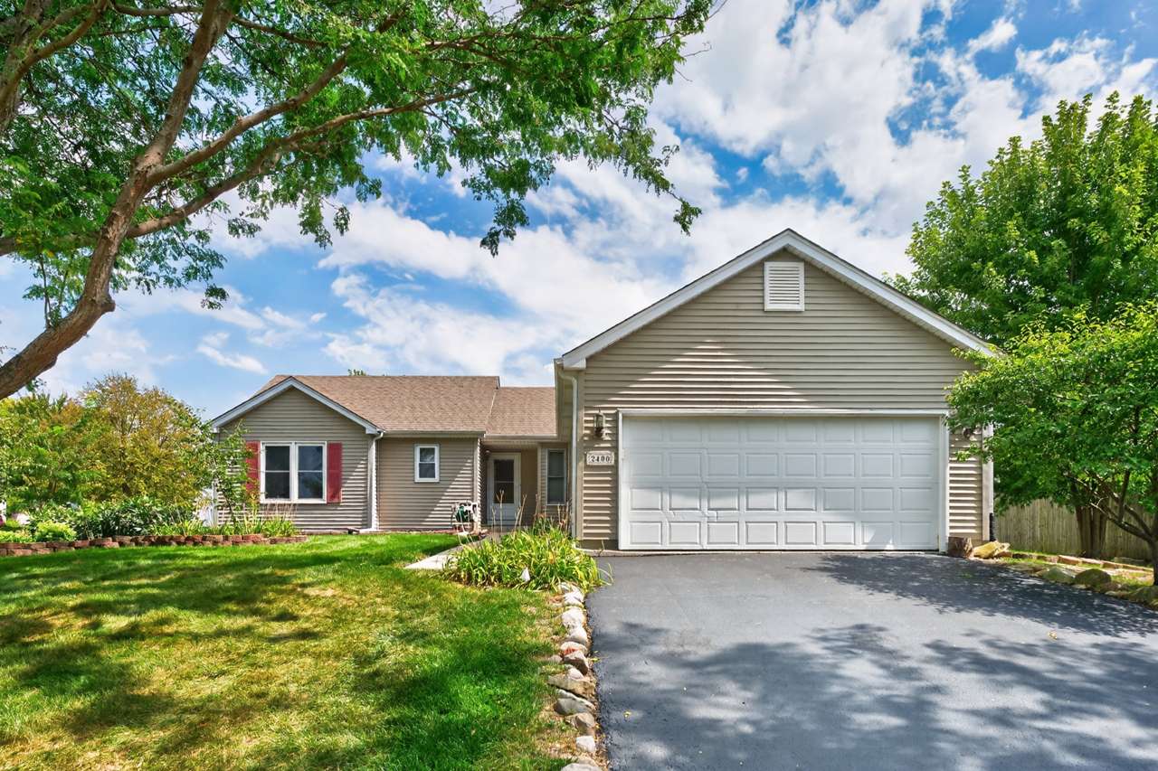 2400 Winfield LN, Belvidere, IL 61008