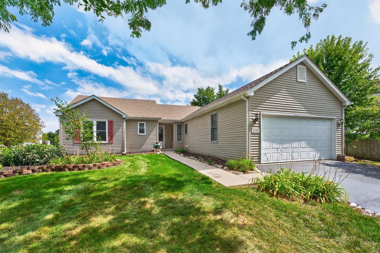2400 Winfield LN, Belvidere, IL 61008