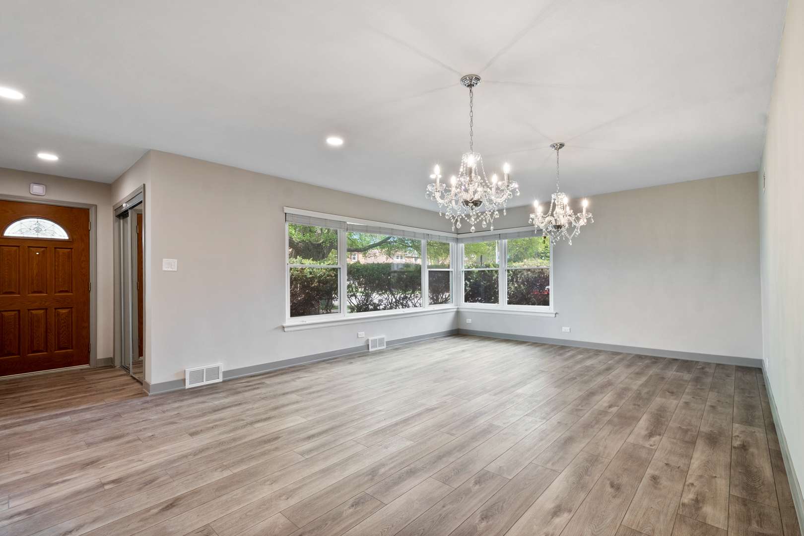 3001 W Chase AVE, Chicago, IL 60645