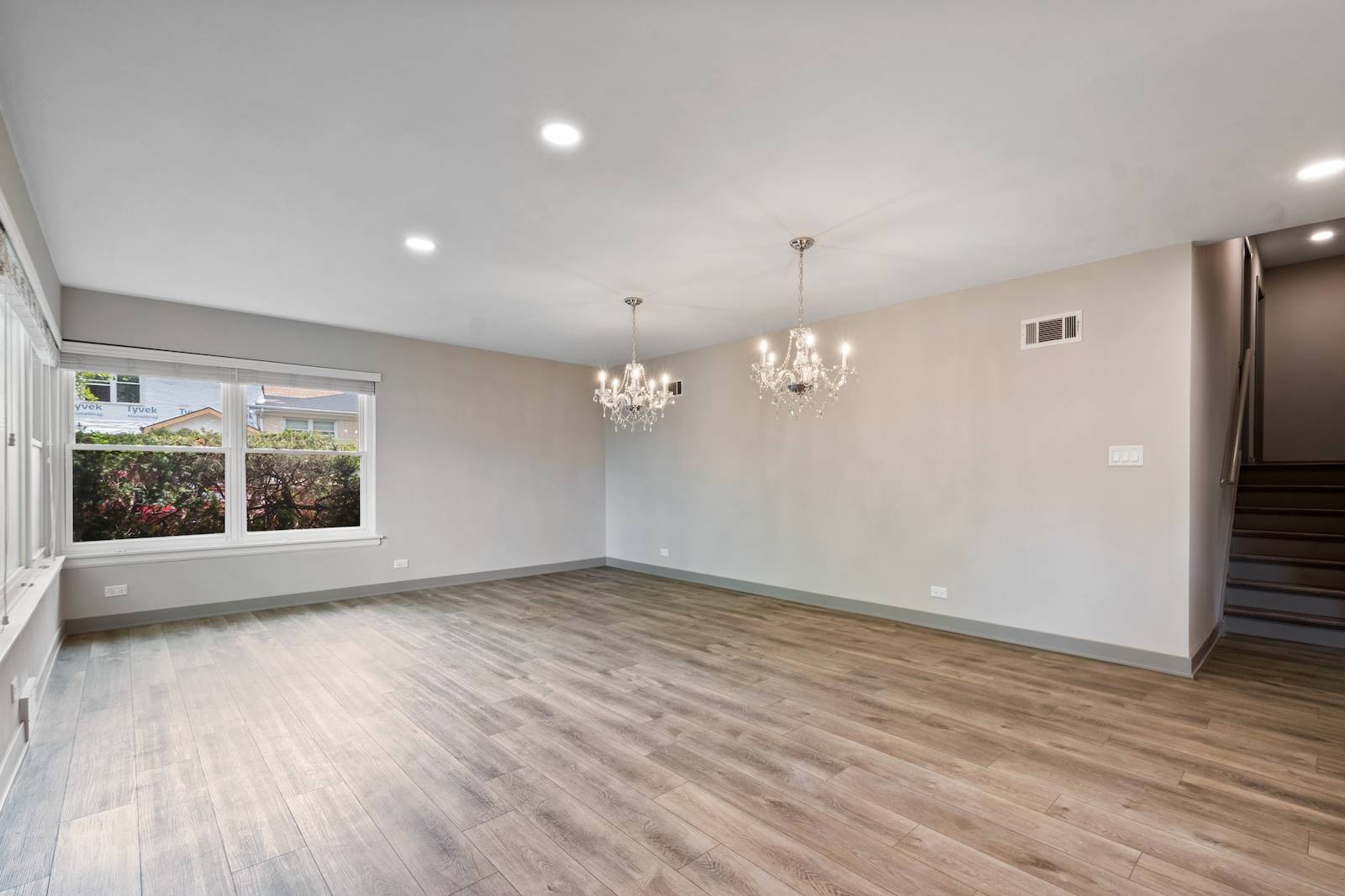 3001 W Chase AVE, Chicago, IL 60645