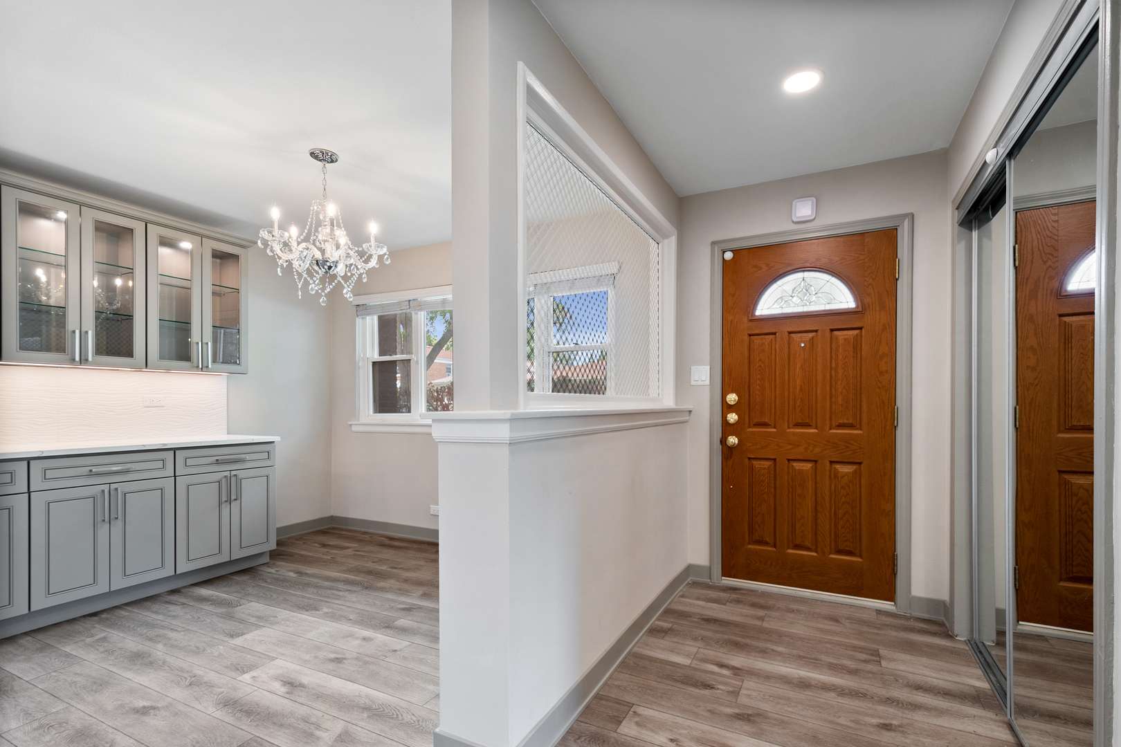 3001 W Chase AVE, Chicago, IL 60645