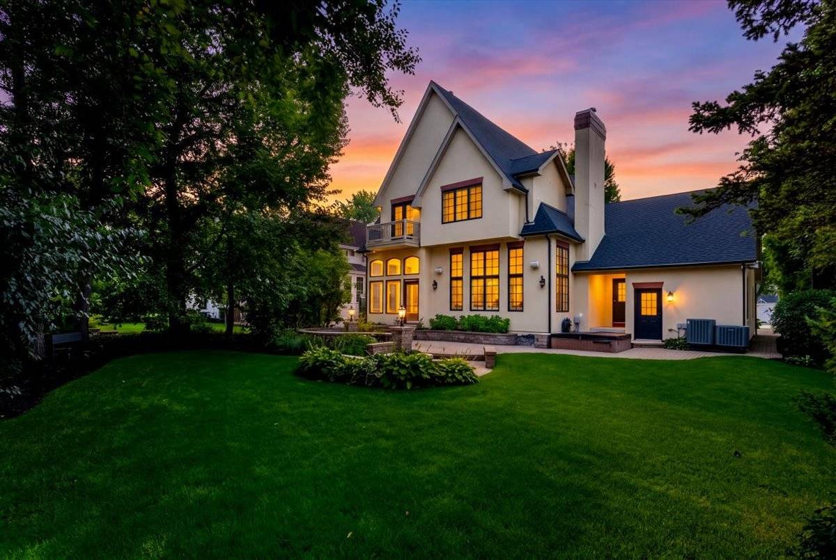 849 E Hillside RD, Naperville, IL 60540