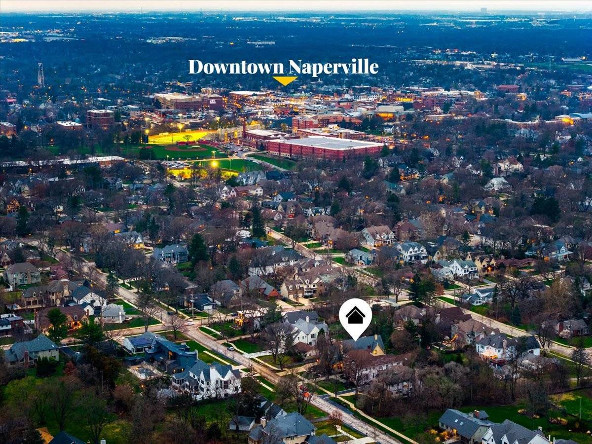 849 E Hillside RD, Naperville, IL 60540