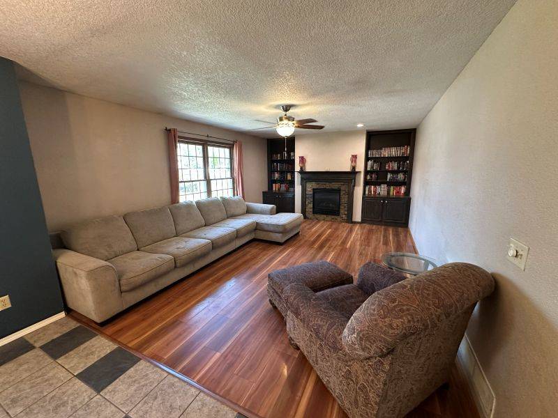 1537 Silver Valley DR, De Witt, IA 52472