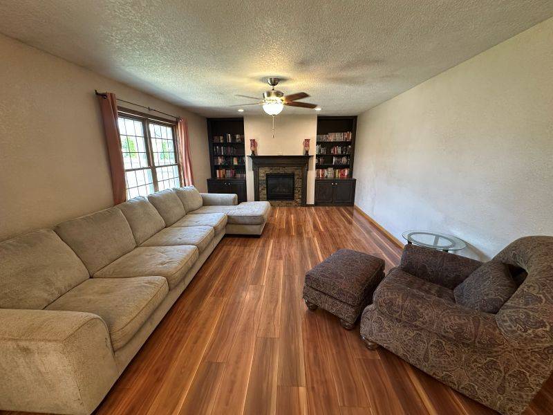 1537 Silver Valley DR, De Witt, IA 52472