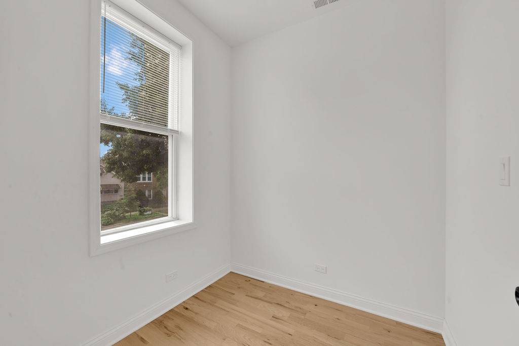 3816 S HONORE ST #2, Chicago, IL 60609