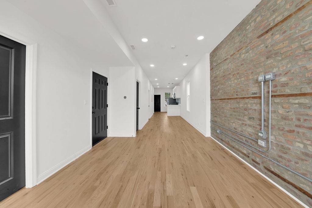 3816 S HONORE ST #2, Chicago, IL 60609
