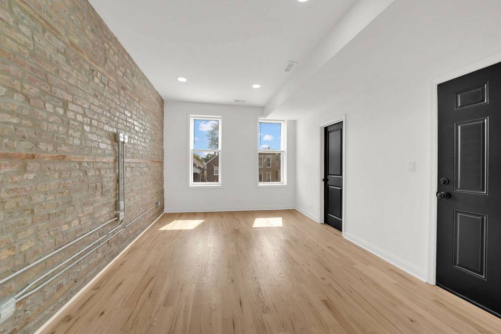 3816 S HONORE ST #2, Chicago, IL 60609