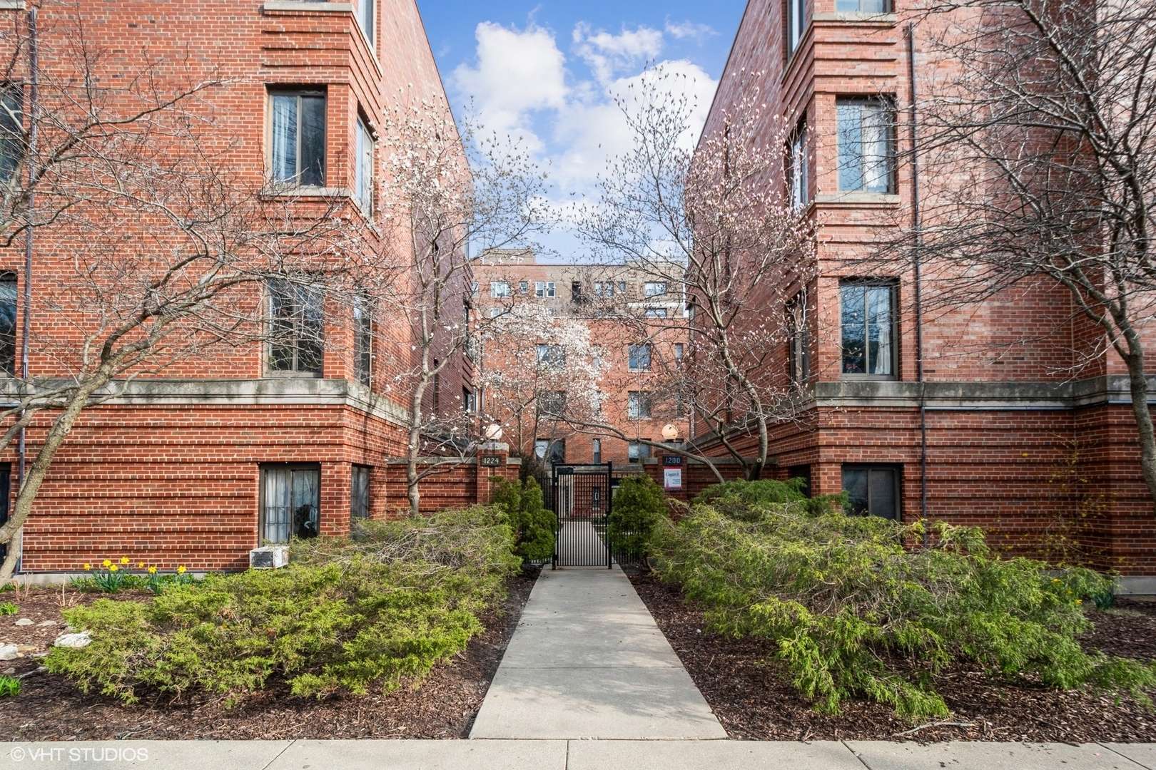 1224 W Chase AVE #1F, Chicago, IL 60626