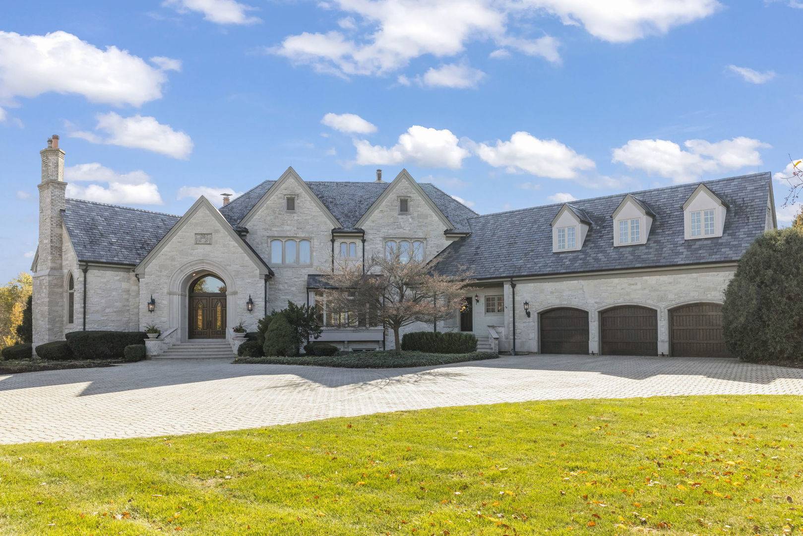 24w141 Hobson RD, Naperville, IL 60540