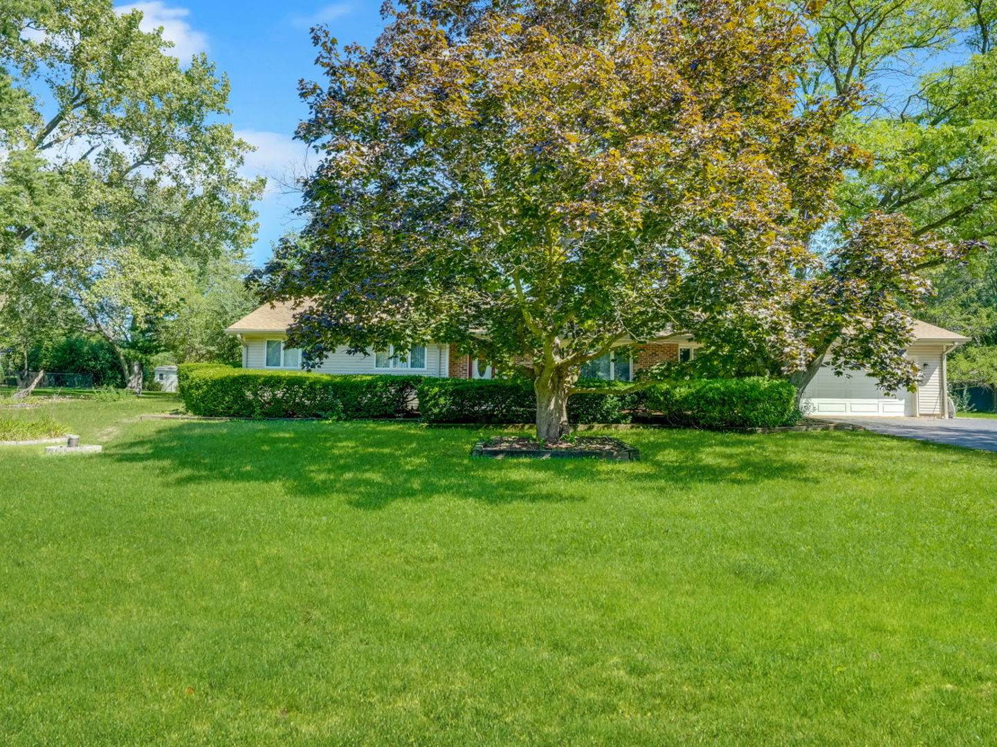 2226 Shannondale RD, Libertyville, IL 60048