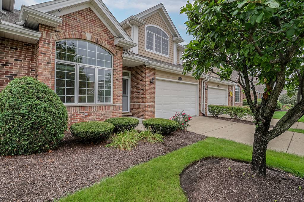 1436 Covington DR, Lemont, IL 60439
