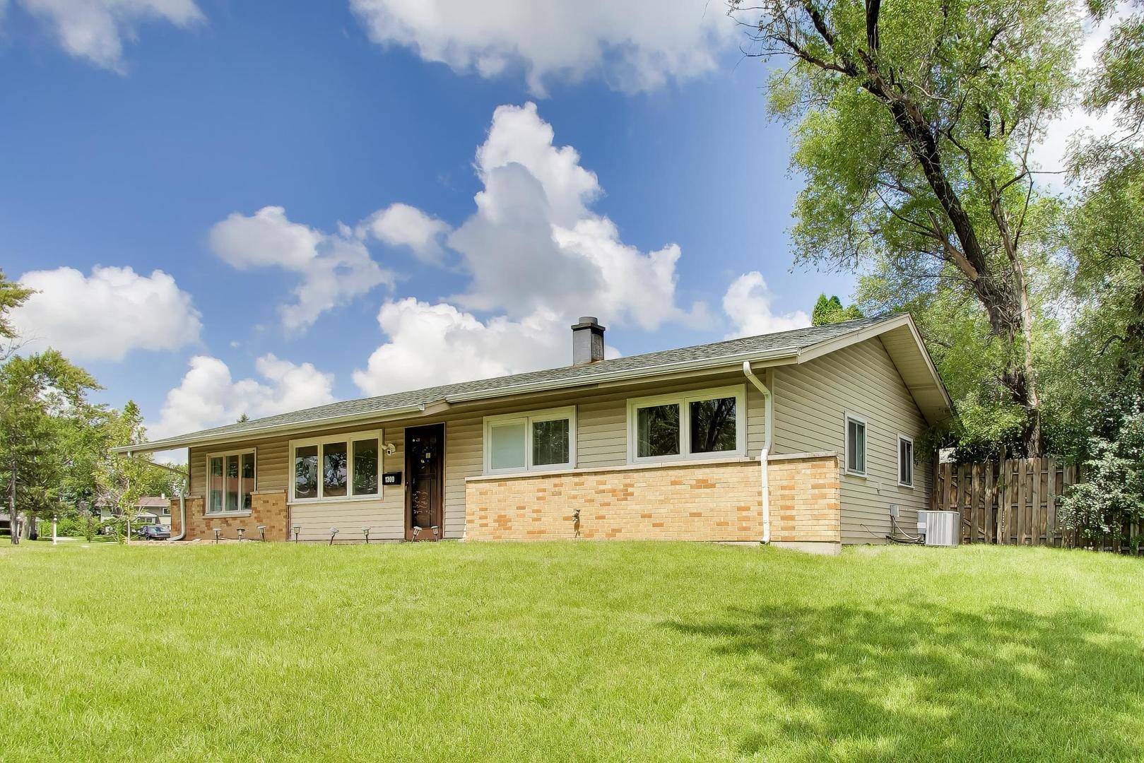 1300 Jefferson RD, Hoffman Estates, IL 60169
