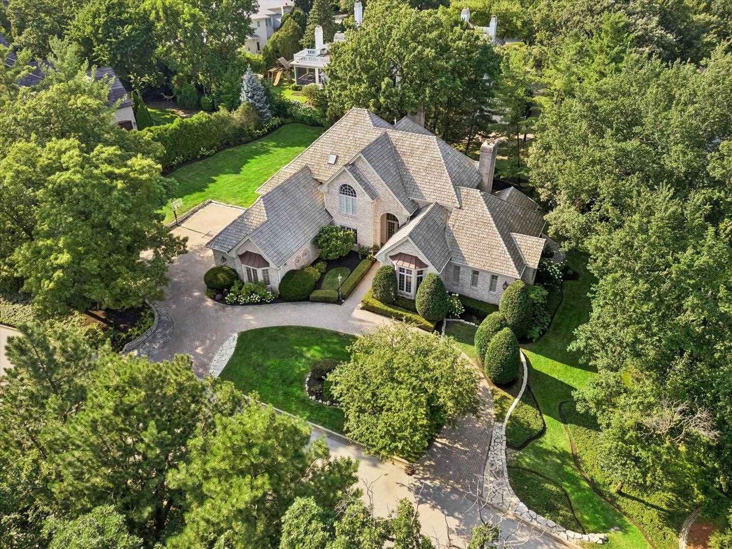 23 Ambriance DR, Burr Ridge, IL 60527