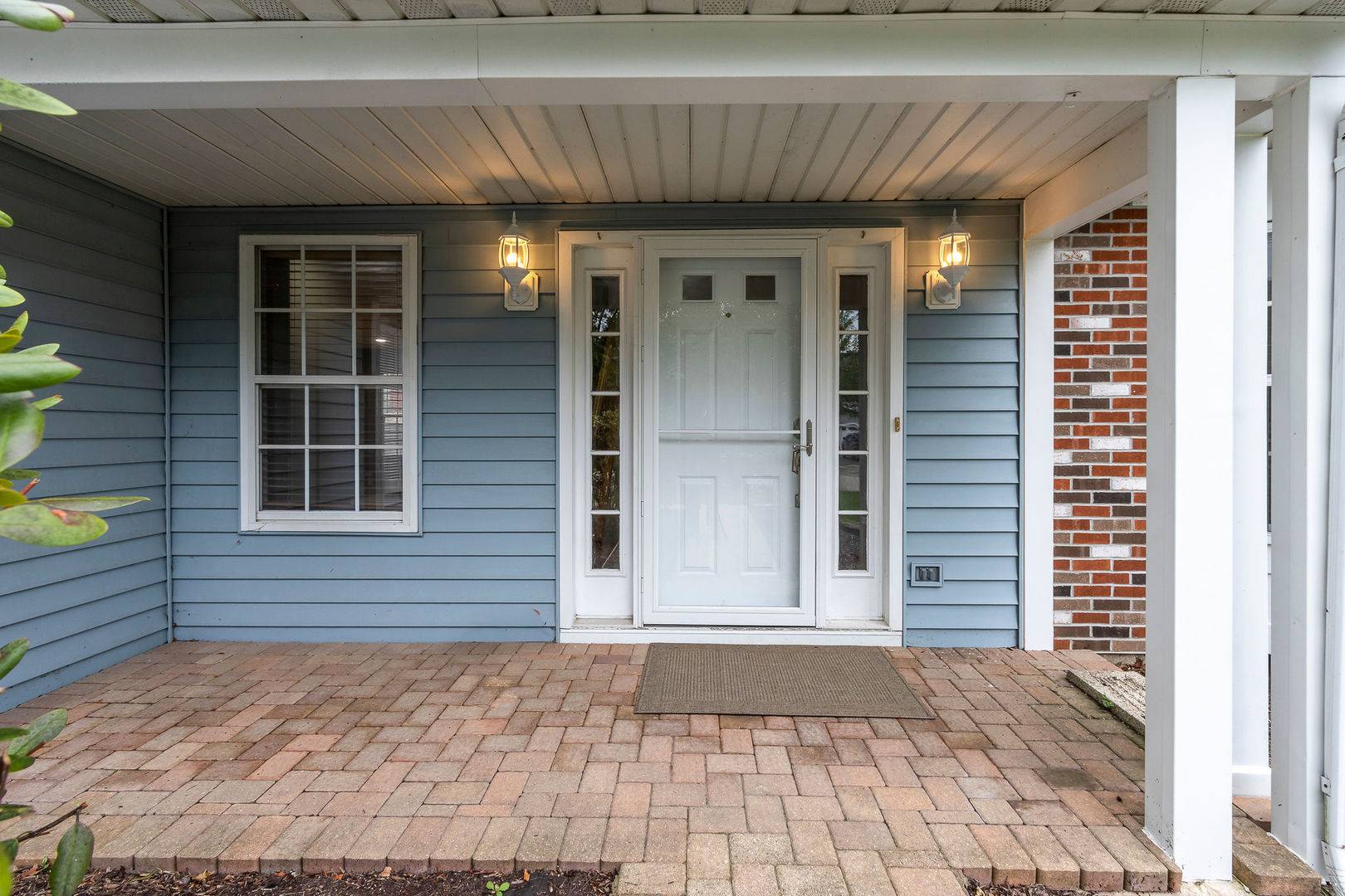 2S601 RIVER OAKS DR, Warrenville, IL 60555