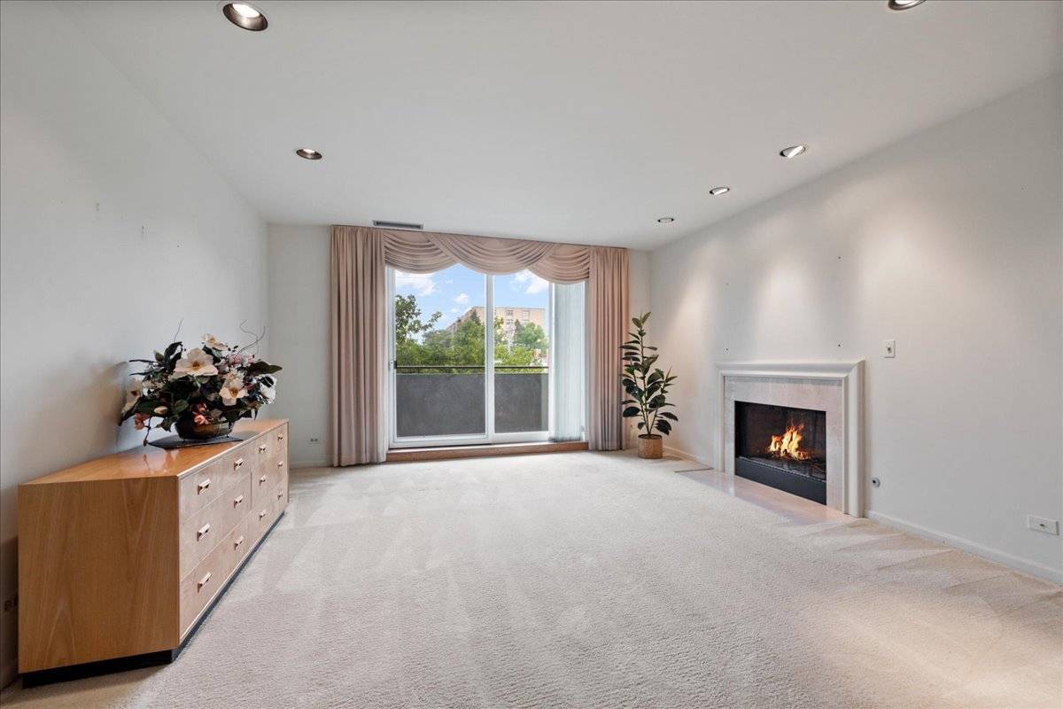 4545 W Touhy AVE W #217W, Lincolnwood, IL 60712