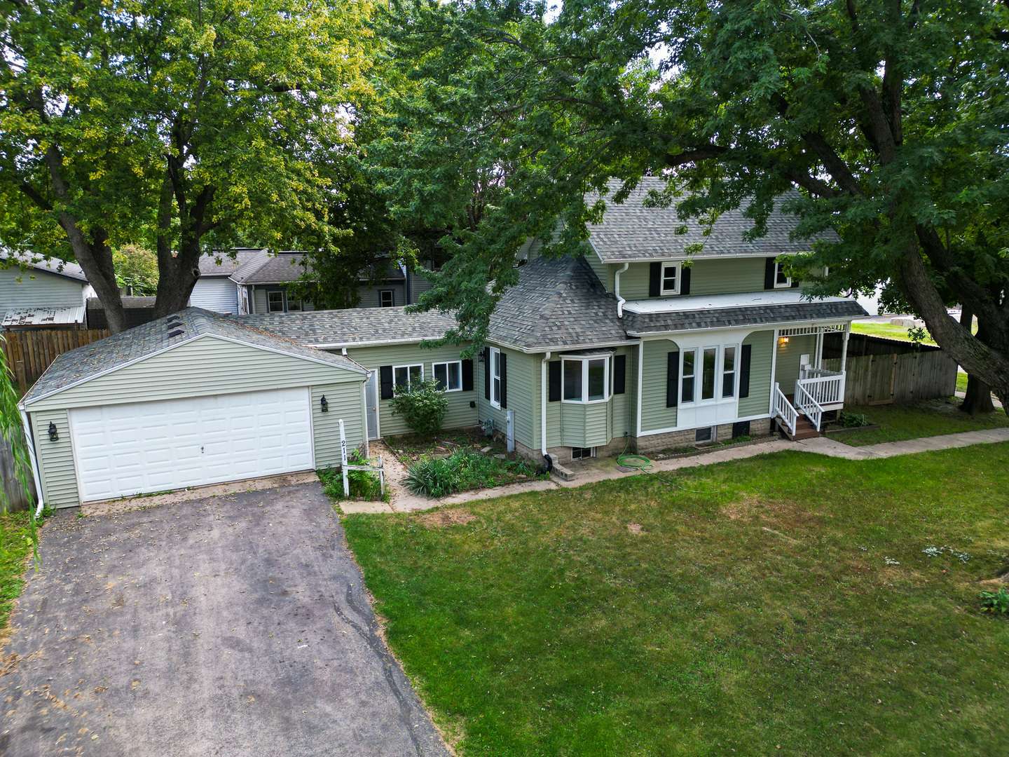 211 West ST, Monroe Center, IL 61052