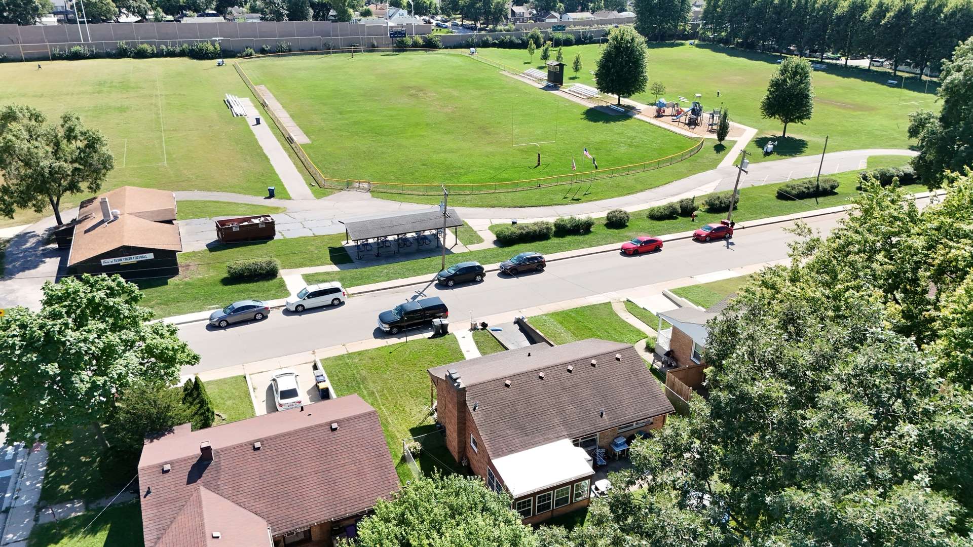 724 Hastings ST, Elgin, IL 60120