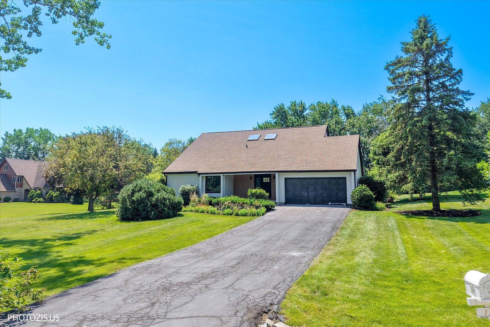 13 Chipping Campden DR, South Barrington, IL 60010