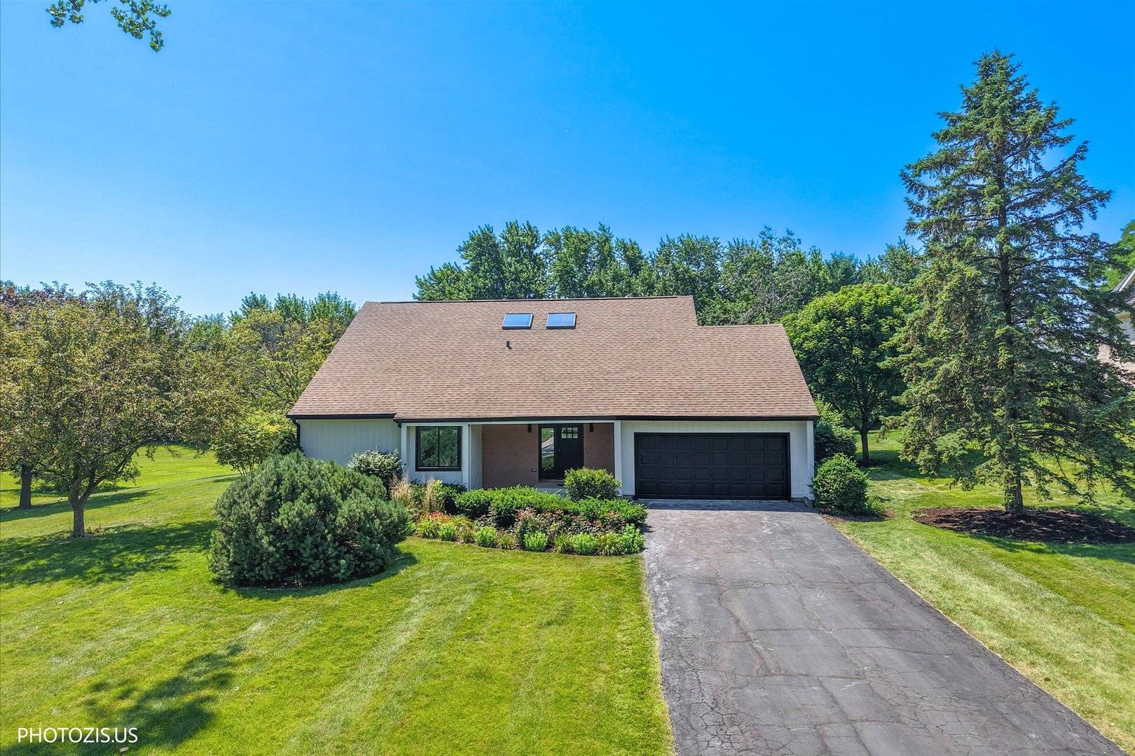 13 Chipping Campden DR, South Barrington, IL 60010