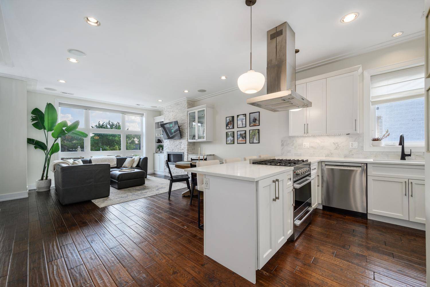 1908 W Belmont AVE #3, Chicago, IL 60657