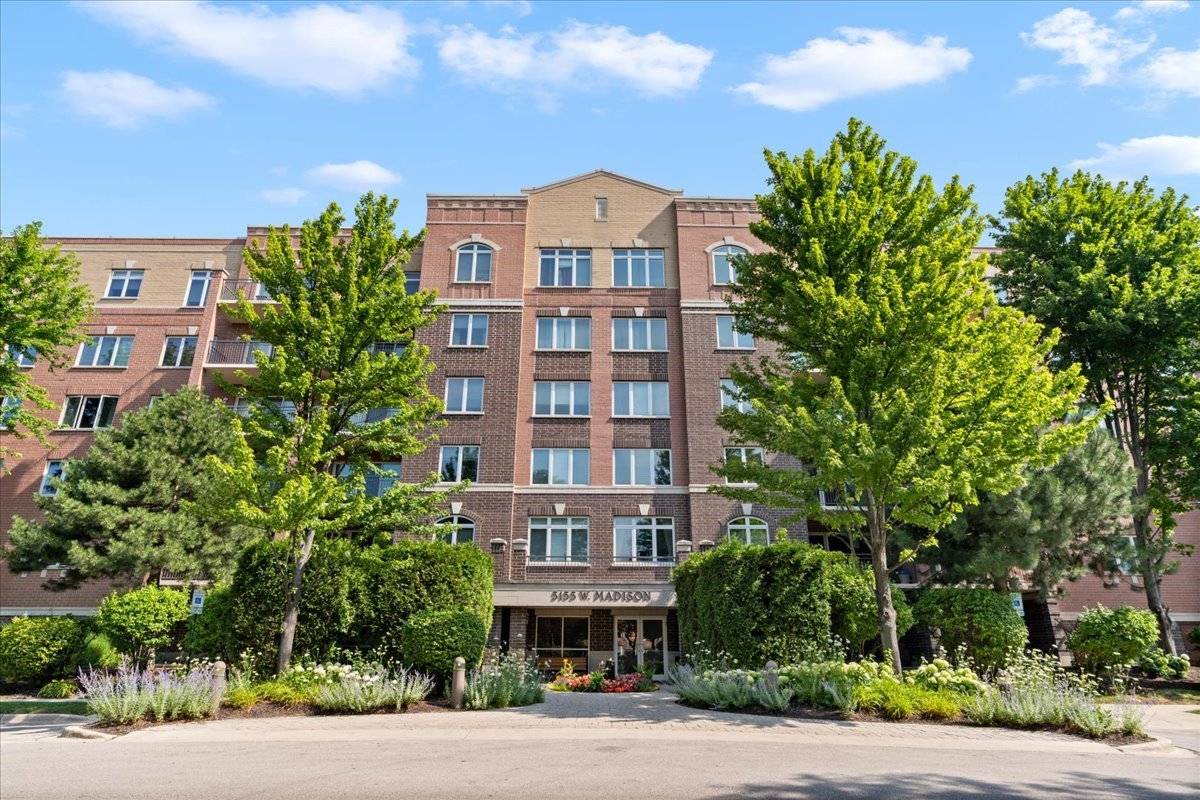 5155 MADISON ST #402, Skokie, IL 60077