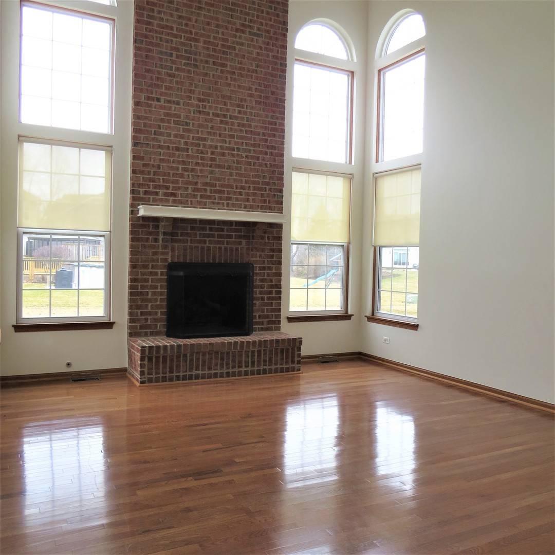 34400 N TANGUERAY DR, Grayslake, IL 60030