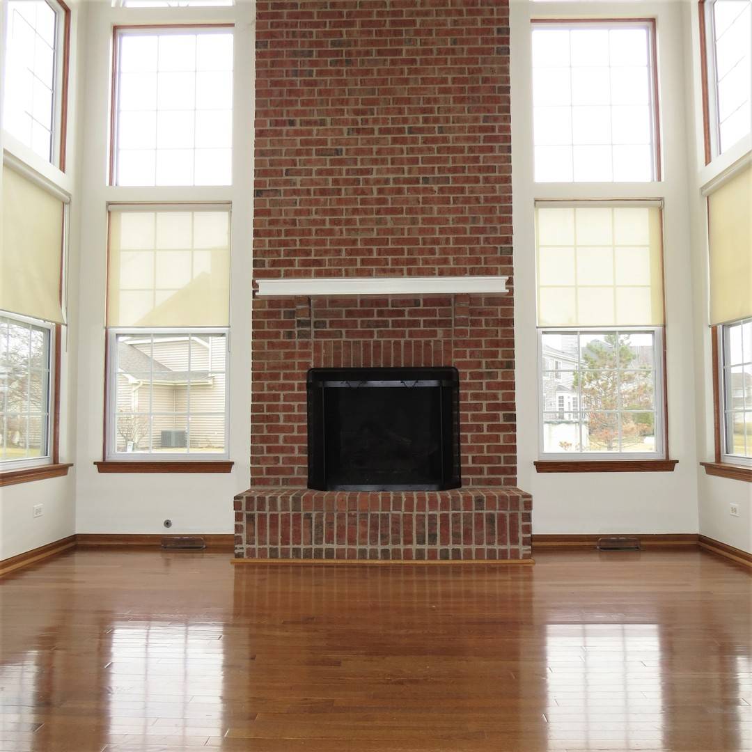 34400 N TANGUERAY DR, Grayslake, IL 60030