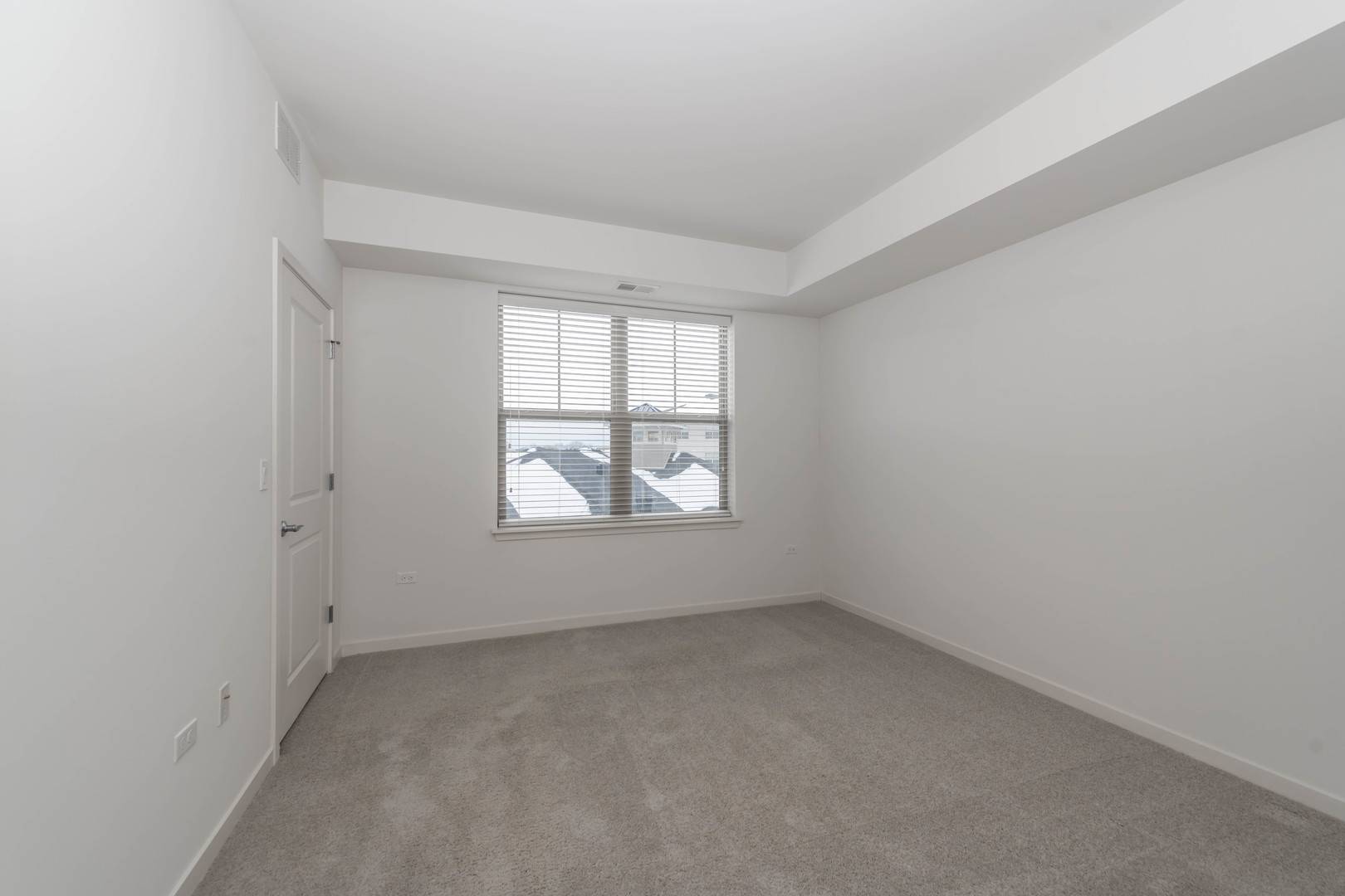 21599 W Field CT #10-312, Deer Park, IL 60010