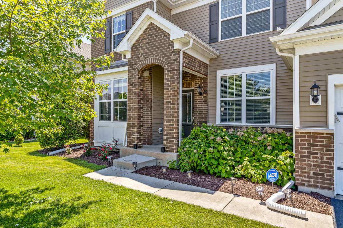 3611 Birch LN, Naperville, IL 60564