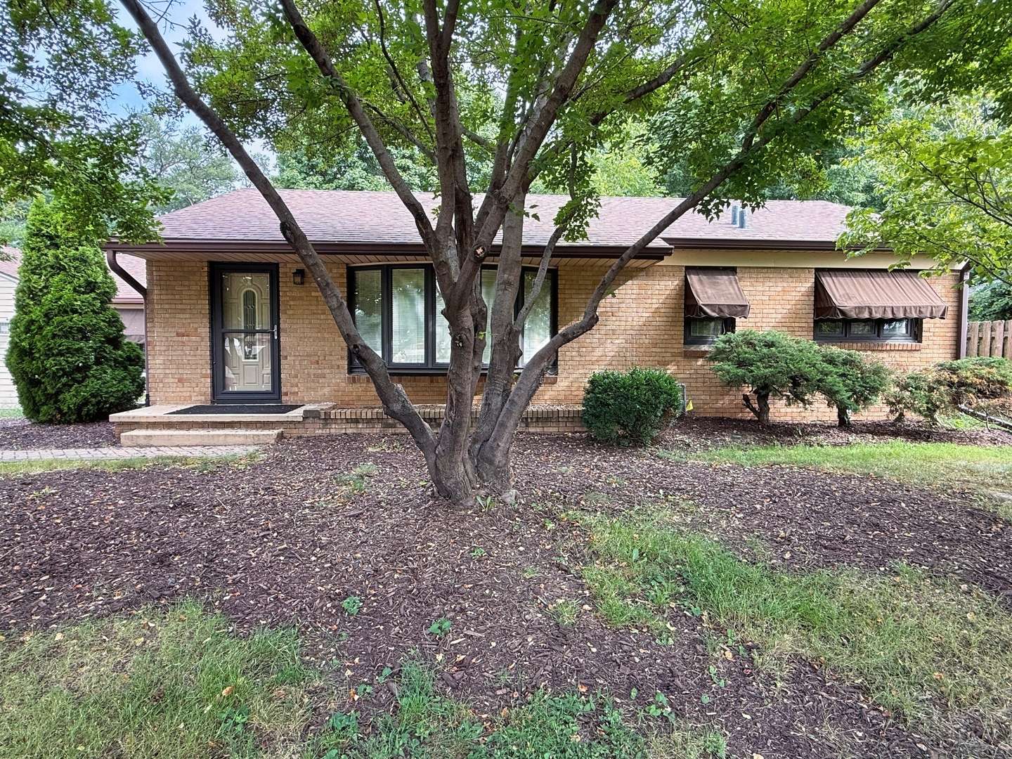 2905 31st AVE, Rock Island, IL 61201