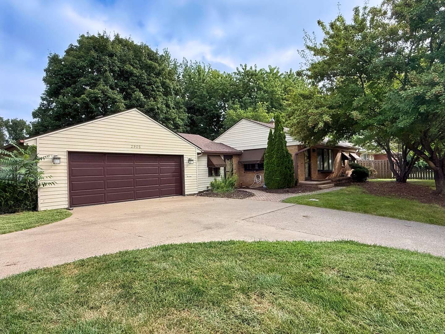 2905 31st AVE, Rock Island, IL 61201