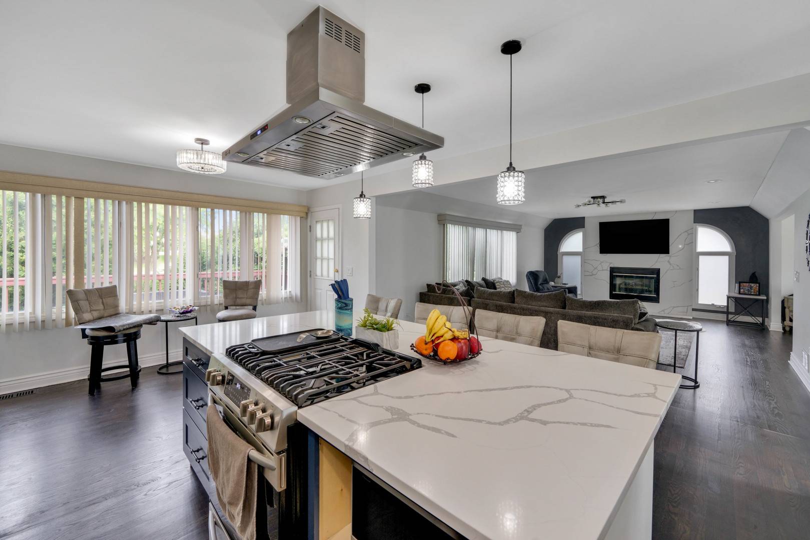 18219 Autumn Ridge DR, Orland Park, IL 60467