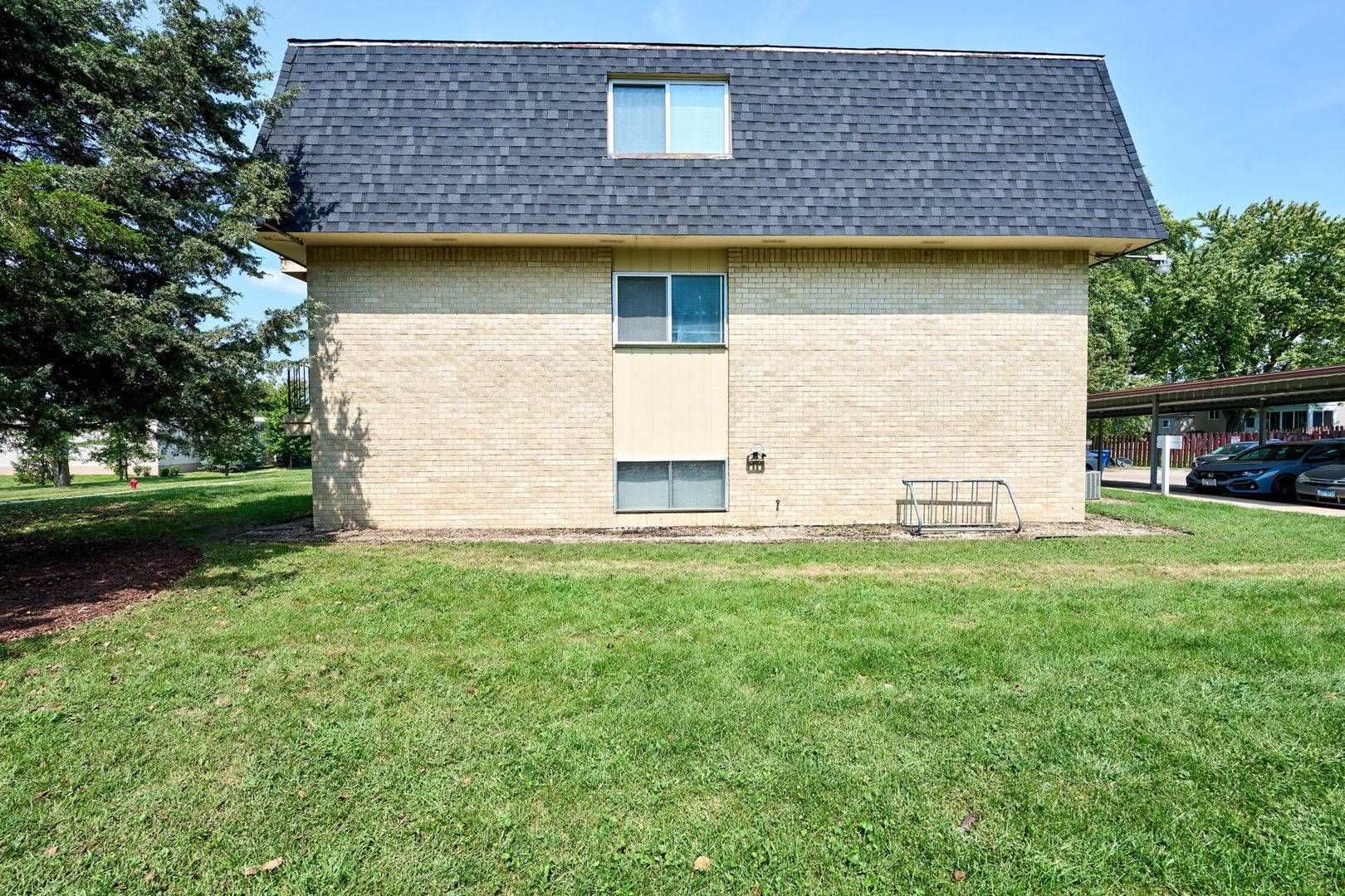 20 S 14th ST, St. Charles, IL 60174
