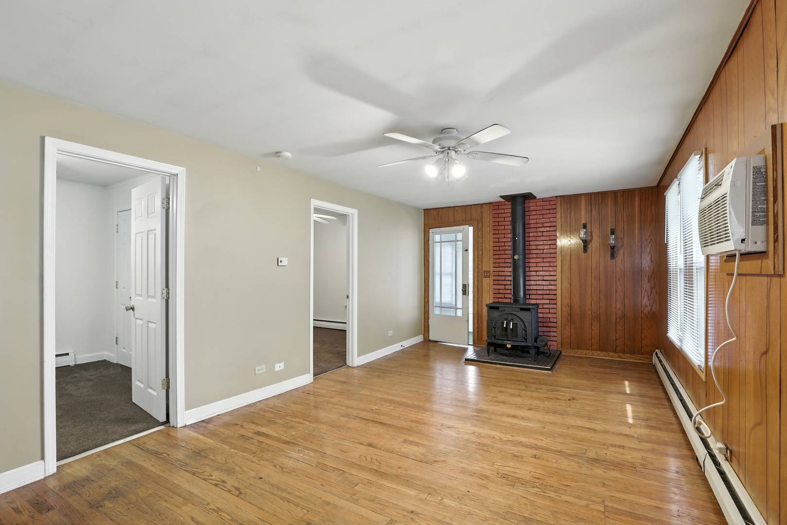 2804 Elim AVE, Zion, IL 60099