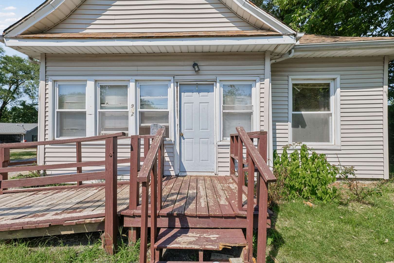 902 E Park ST, Urbana, IL 61802